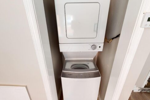 3004-30th-St-SE-3-Washer_dryer