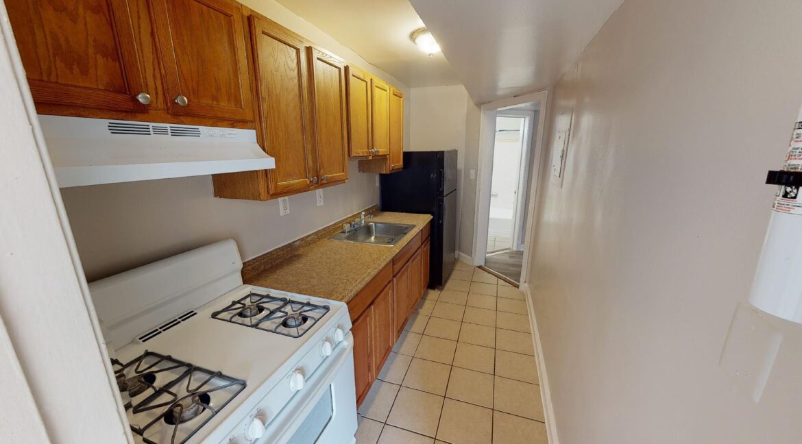 3004-30th-St-SE-3- kitchen