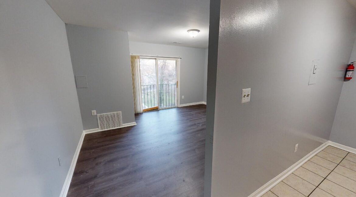 5348-E-St-SE-307-1Bedroom-1-Bathroom-03062023_103043