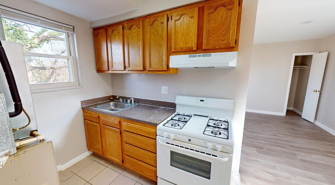 1329-29th-St-SE-4-1-Bed-1-Bath-12292023_143701