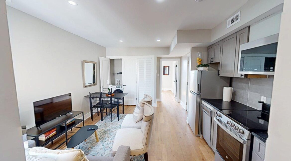 1825-Providence-St-NE-4-2-Bed-1-Bath-04162025_162059