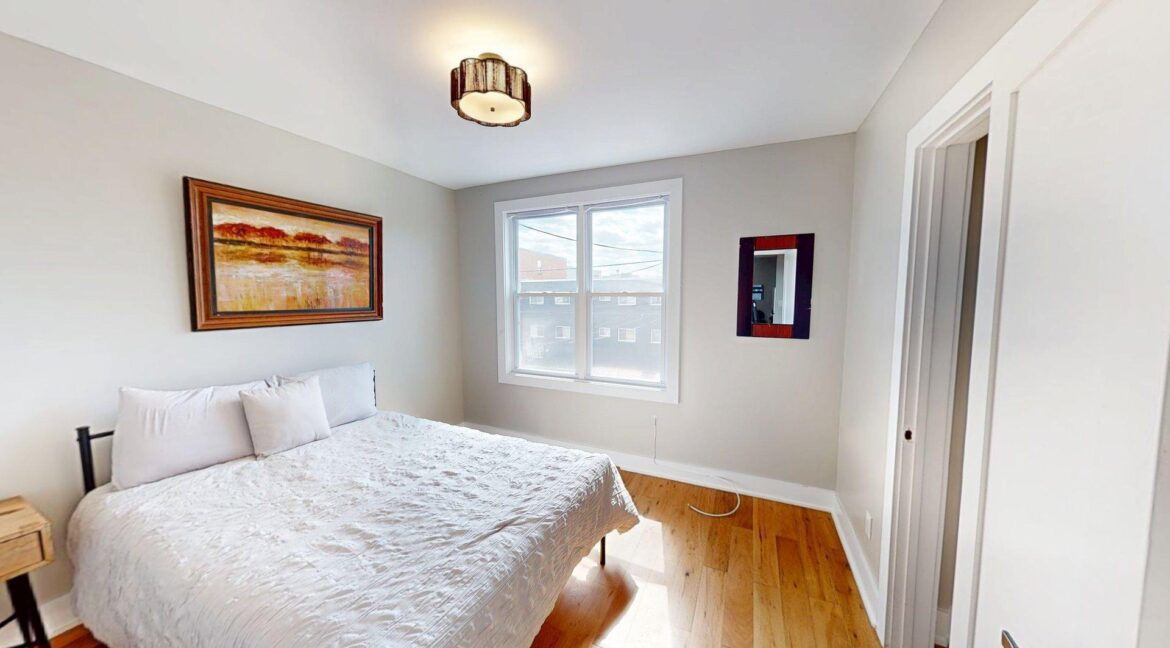 1825-Providence-St-NE-4-2-Bed-1-Bath-04162025_162517