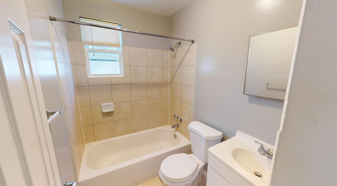 1911-18th-St-SE-202-2-Bedroom-1-Bath-04102024_162946