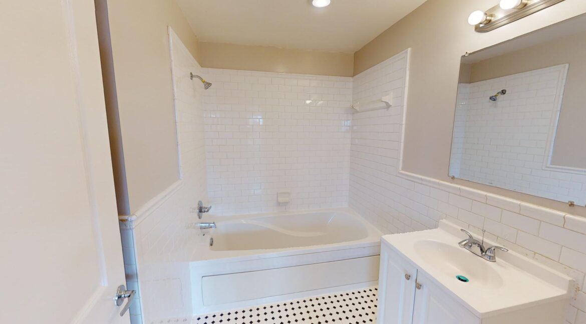 1530-28th-Pl-SE-301-1-Bed-1-Bath-12072024_184805