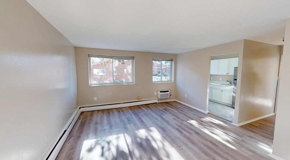 2930-Knox-Pl-SE-103-02072025_175834