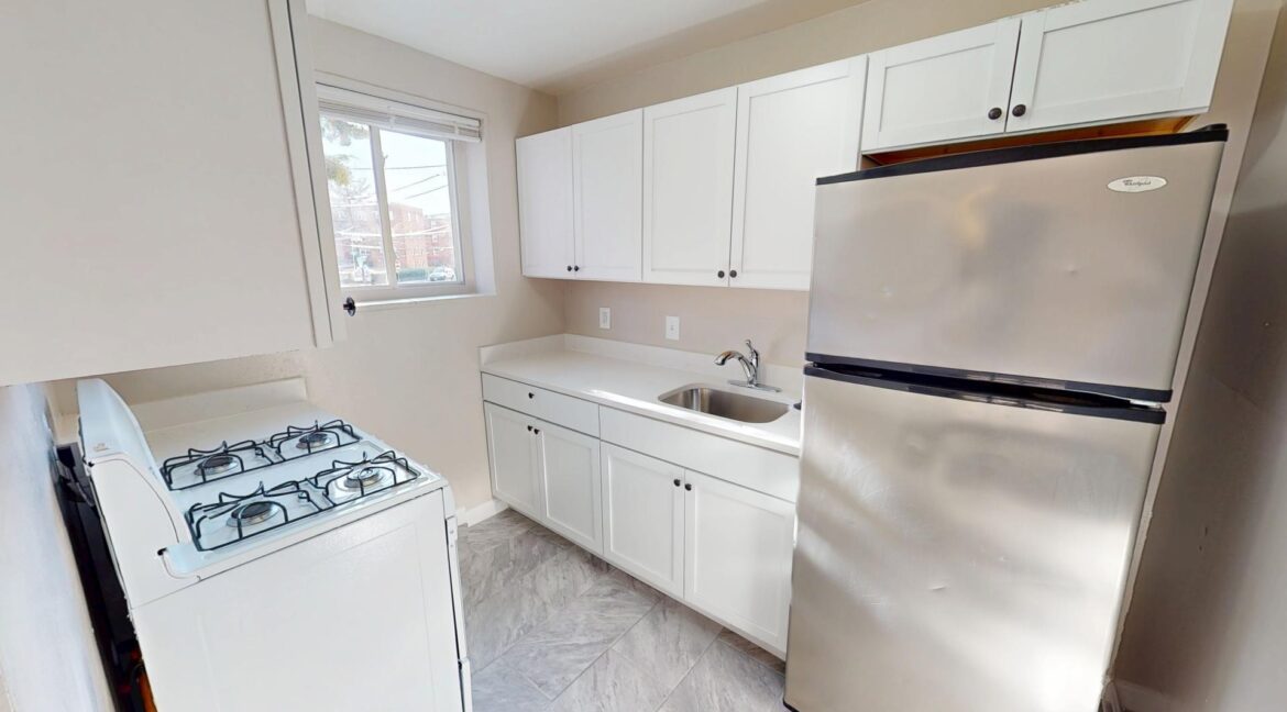 2930-Knox-Pl-SE-103-02072025_175936