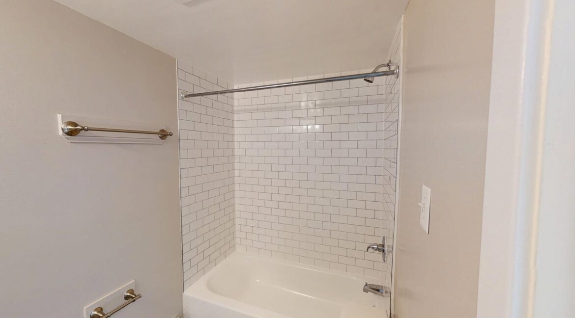 1810-29th-St-SE-104-1-Bed-1-Bath-03032025_191312