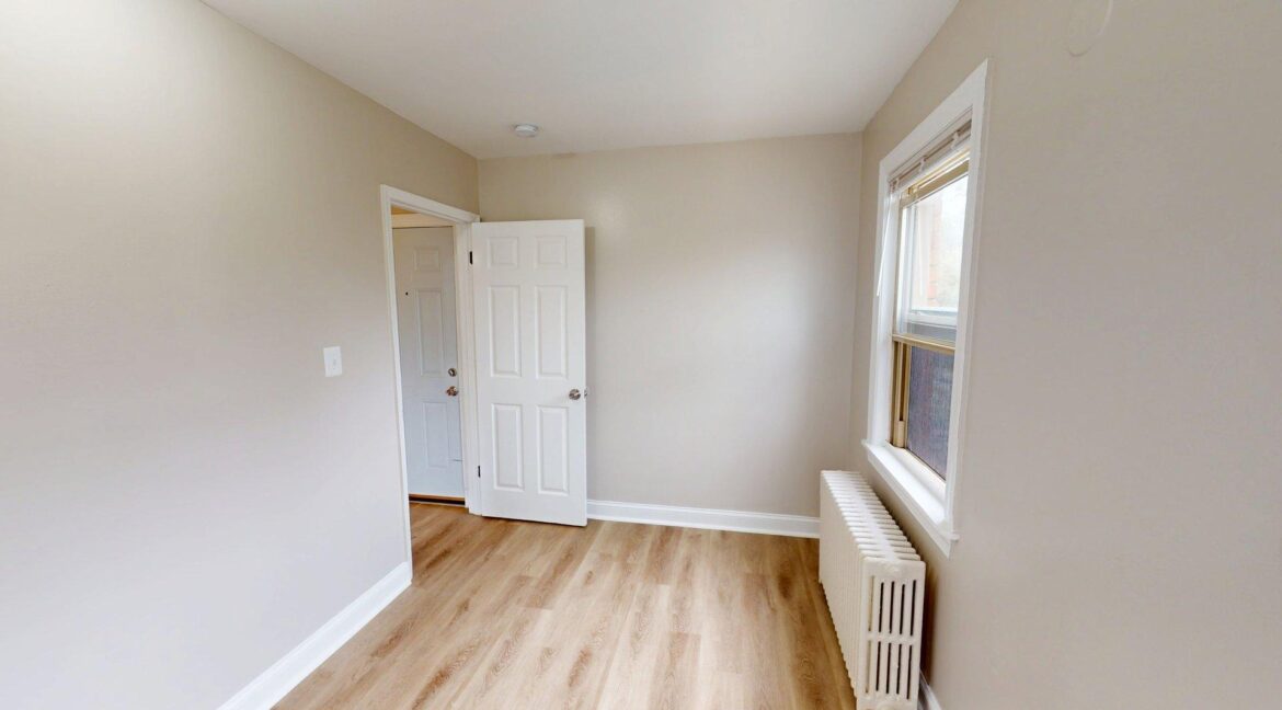 2912-Southern-Ave-SE-4-3-Bed-1-Bath-04102025_180050