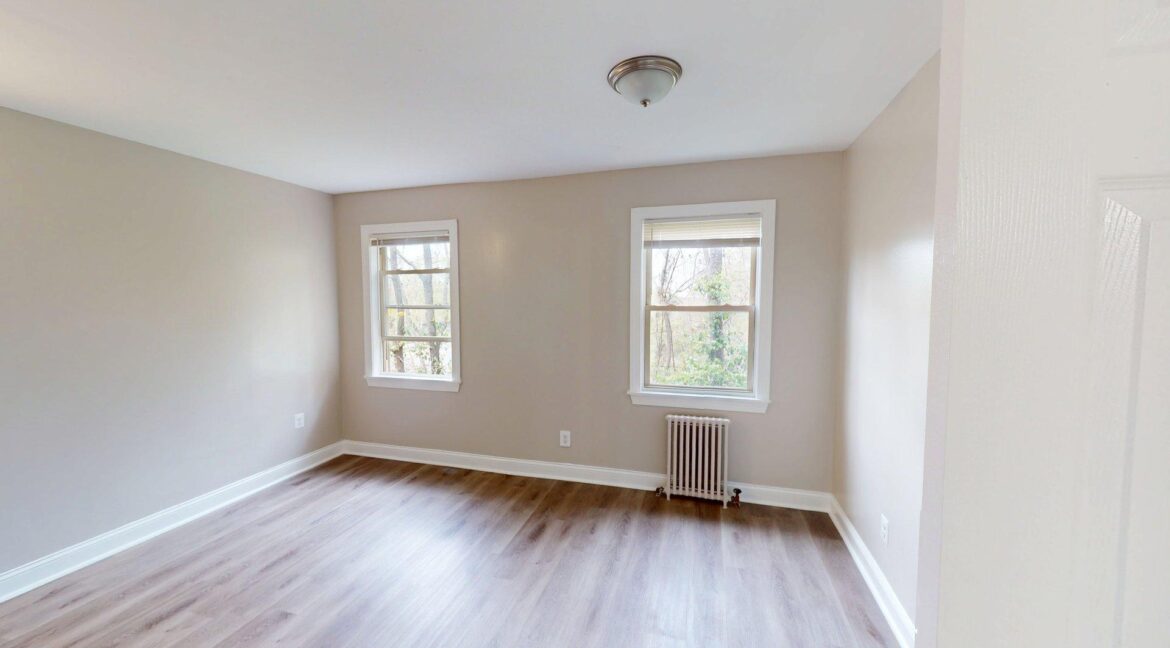 2912-Southern-Ave-SE-4-3-Bed-1-Bath-04102025_180107