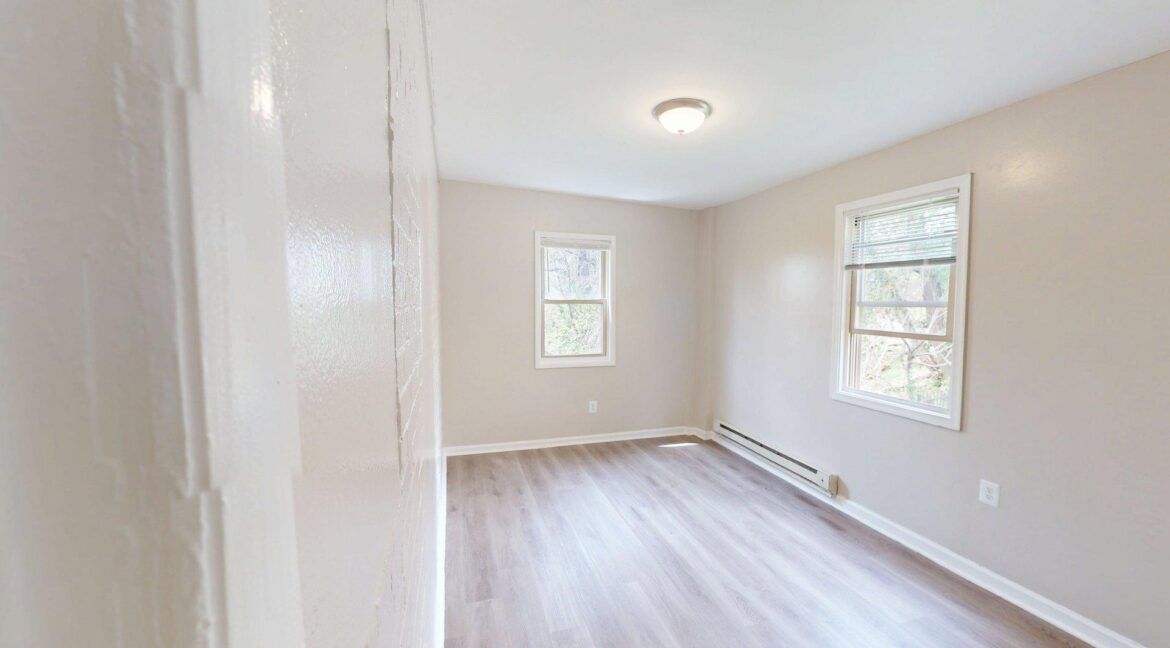 2912-Southern-Ave-SE-4-3-Bed-1-Bath-04102025_180705