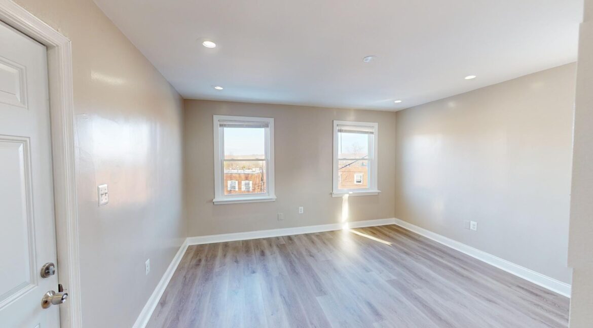 3137-Buena-Vista-Terrace-SE-3-3-Bed-1-Bath-01172025_185237