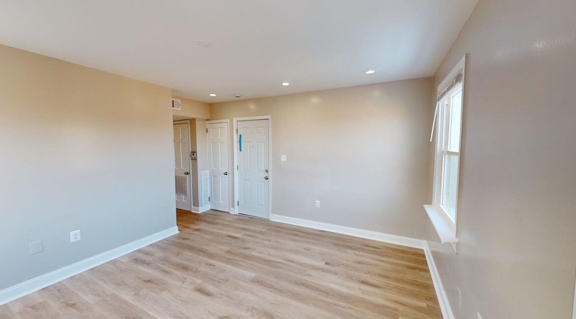 3137-Buena-Vista-Terrace-SE-3-3-Bed-1-Bath-01172025_185244