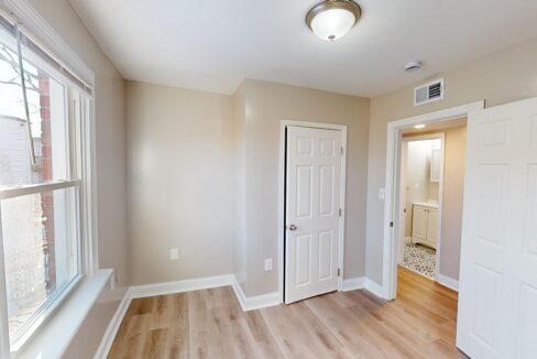 3137-Buena-Vista-Terrace-SE-3-3-Bed-1-Bath-01172025_185300