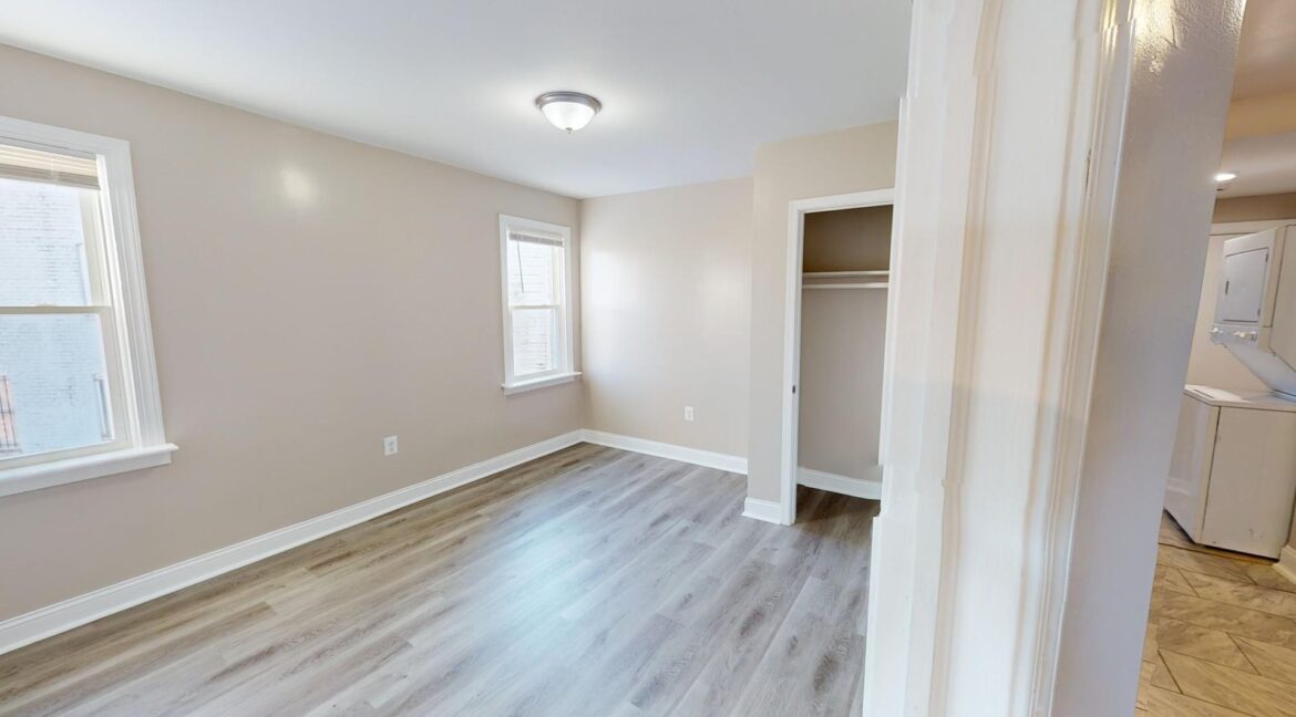 3137-Buena-Vista-Terrace-SE-3-3-Bed-1-Bath-01172025_185401