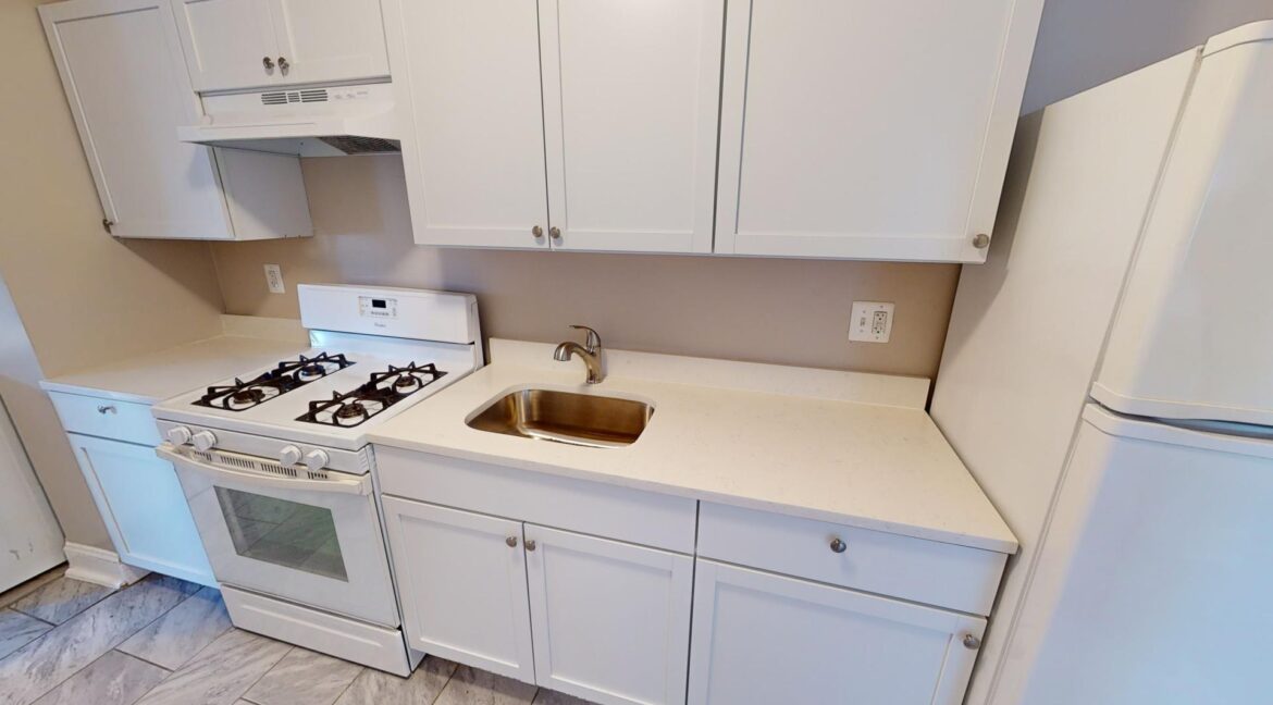 3137-Buena-Vista-Terrace-SE-3-3-Bed-1-Bath-01172025_185425