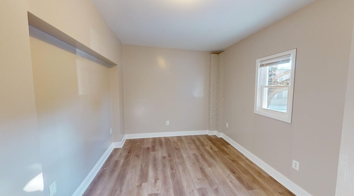 3137-Buena-Vista-Terrace-SE-3-3-Bed-1-Bath-01172025_185452