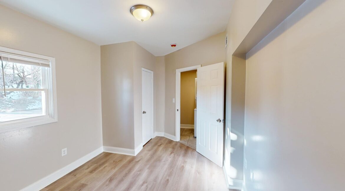 3137-Buena-Vista-Terrace-SE-3-3-Bed-1-Bath-01172025_185459