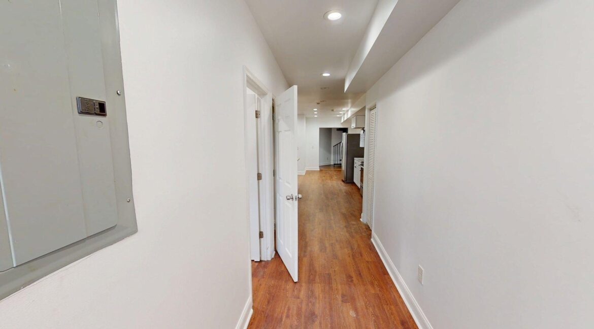 1608-18th-St-SE-1-6-Bed-4-Bath-03172026_185145