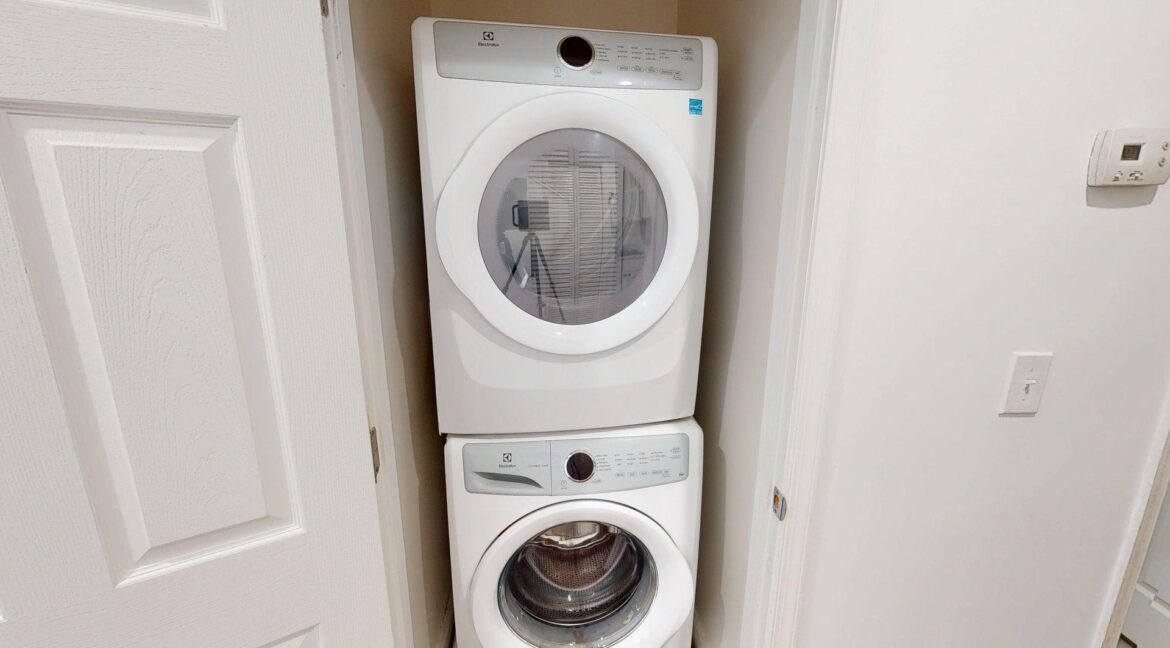 1608-18th-St-SE-1-6-Bed-4-Bath-03172026_185546