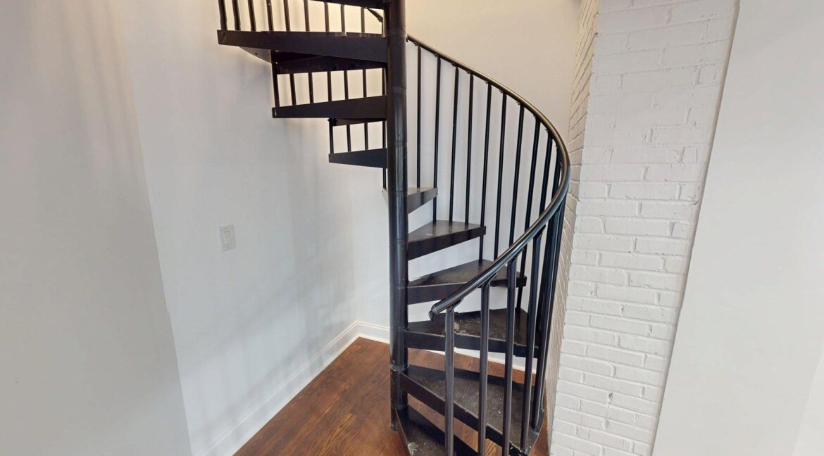 1608-18th-St-SE-1-6-Bed-4-Bath-03172026_191602