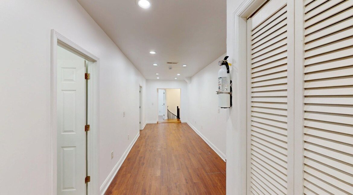 1608-18th-St-SE-1-6-Bed-4-Bath-03172026_191817