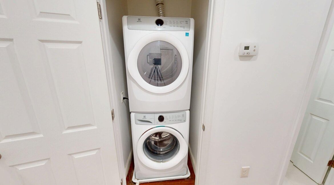 1608-18th-St-SE-1-6-Bed-4-Bath-03172026_191825