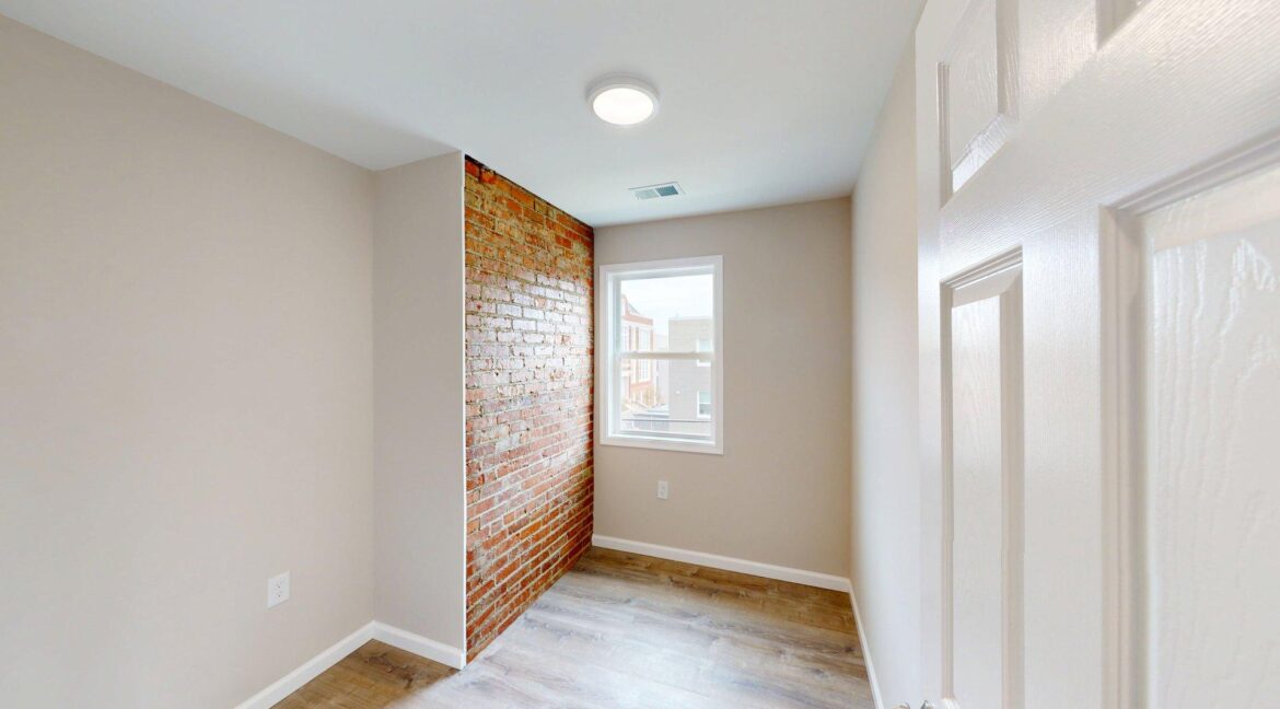 2825-2431-Alabama-Ave-SE-3-Bed-1-Bath-04102025_160410