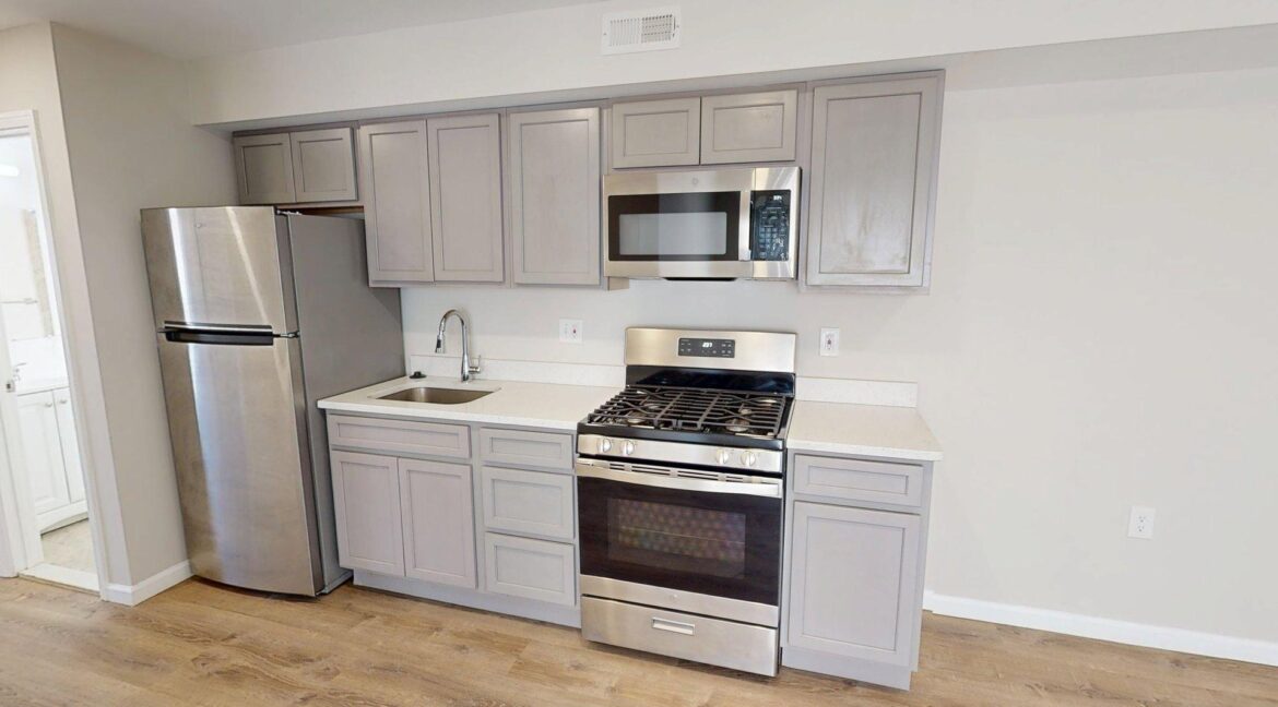 330-336-63rd-St-NE-3-Bed-1-Bath-04092025_183750