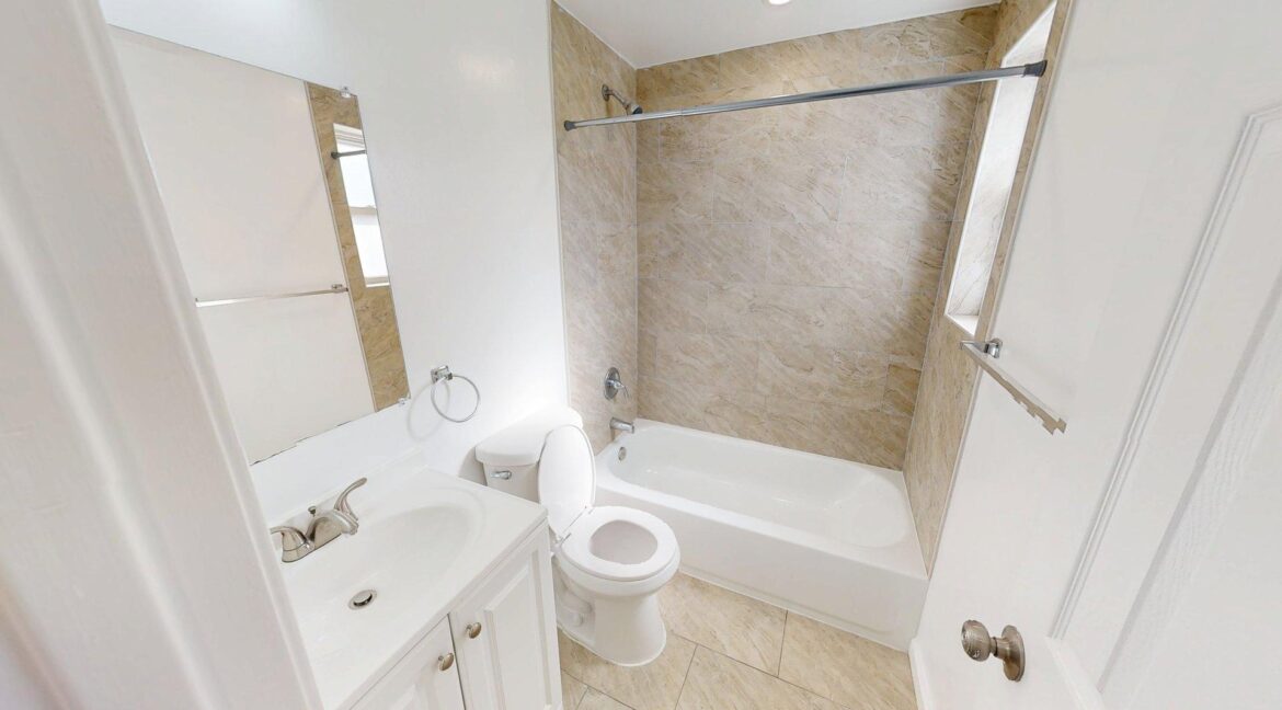 330-336-63rd-St-NE-3-Bed-1-Bath-04092025_183931