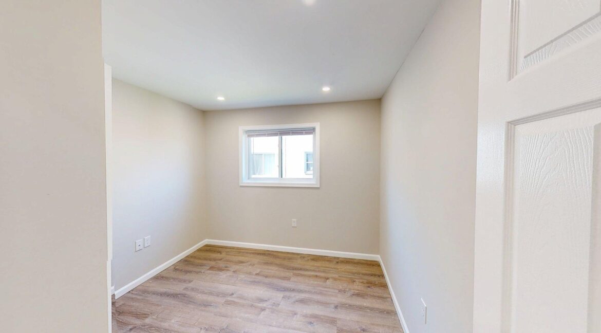 330-336-63rd-St-NE-3-Bed-1-Bath-04092025_183946