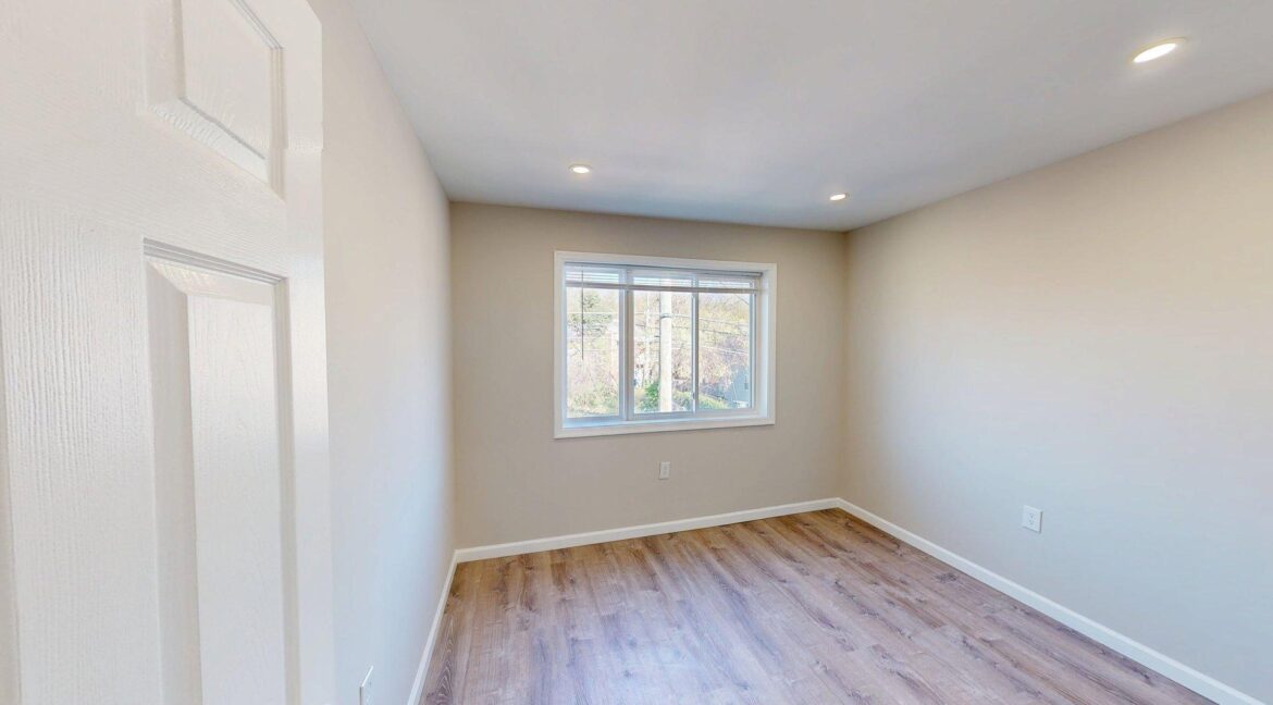 330-336-63rd-St-NE-3-Bed-1-Bath-04092025_184016