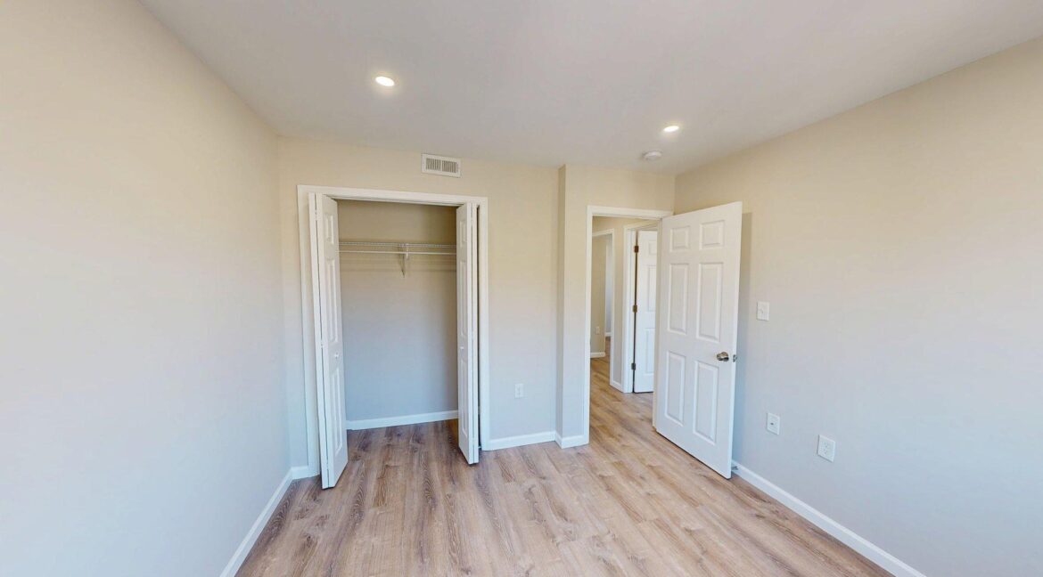 330-336-63rd-St-NE-3-Bed-1-Bath-04092025_184048