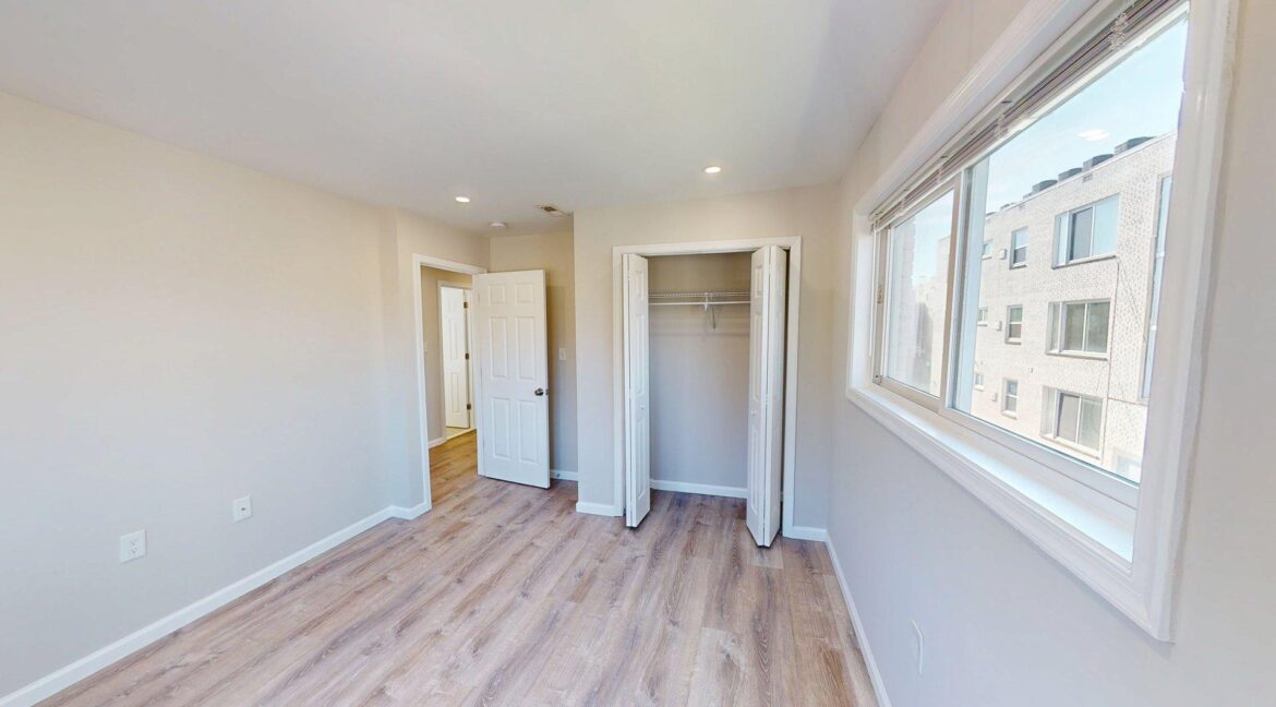 330-336-63rd-St-NE-3-Bed-1-Bath-04092025_184134