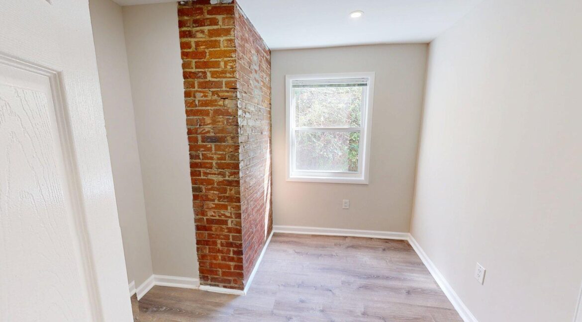 4203-Edson-Pl-NE-2B-2-Bed-1-Bath-04082025_174055