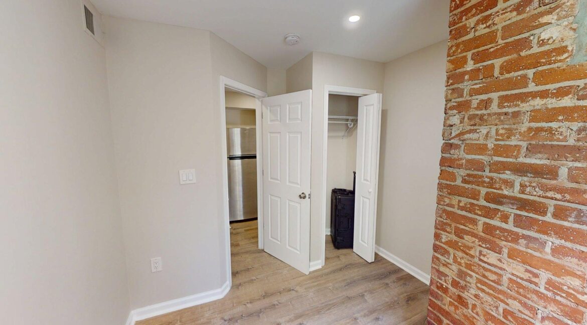 4203-Edson-Pl-NE-2B-2-Bed-1-Bath-04082025_174101