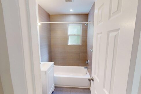 4203-Edson-Pl-NE-2B-2-Bed-1-Bath-04082025_174221