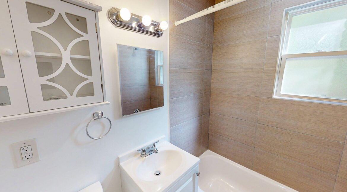 4203-Edson-Pl-NE-2B-2-Bed-1-Bath-04082025_174230