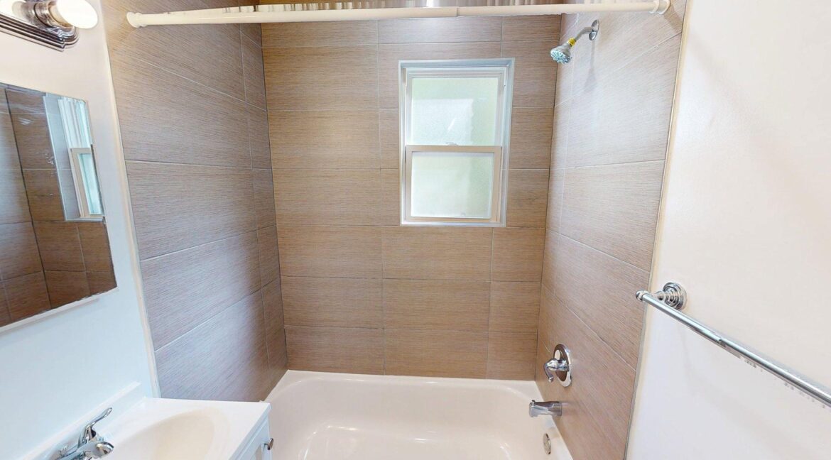 4203-Edson-Pl-NE-2B-2-Bed-1-Bath-04082025_174236