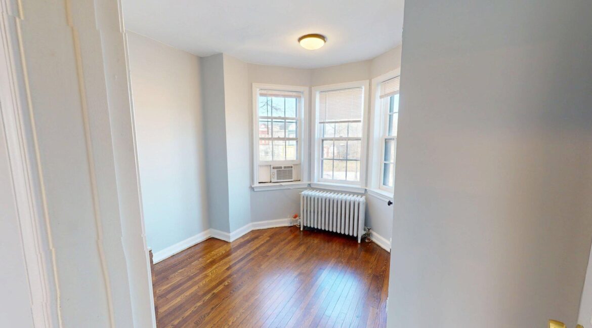 2925-Pennsylvania-Ave-SE-106-4-Bed-1-Bath-03242026_211250