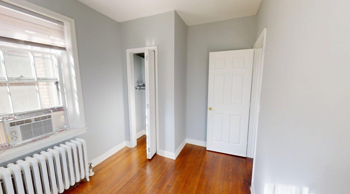 2925-Pennsylvania-Ave-SE-106-4-Bed-1-Bath-03242026_211506