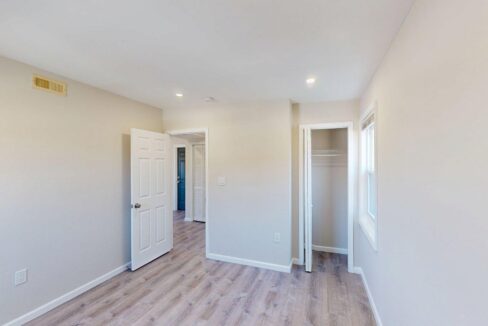 307-Division-Ave-NE-301-2-Bed-1-Bath-03202026_123247
