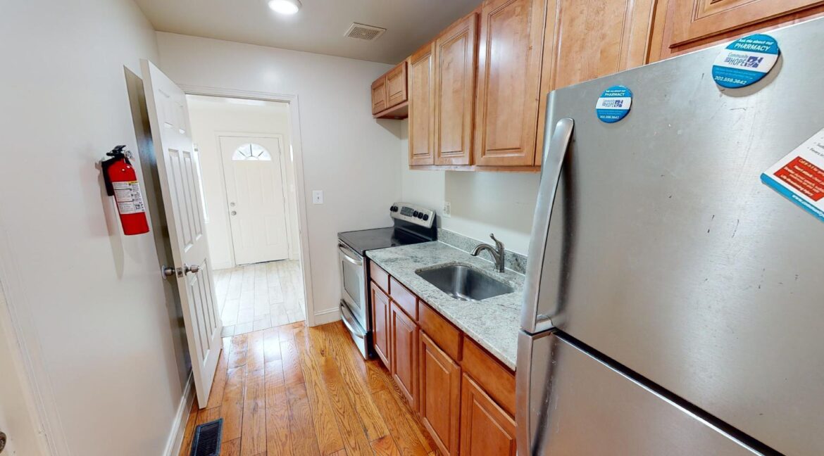 312-Burbank-St-SE-5-Bedroom-2-Bath-03312023_230236