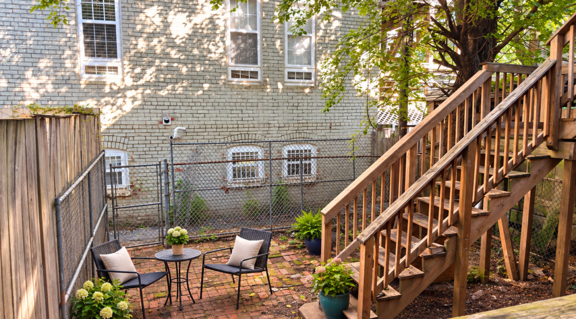 IMG_5732_Rear-Yard_Staged